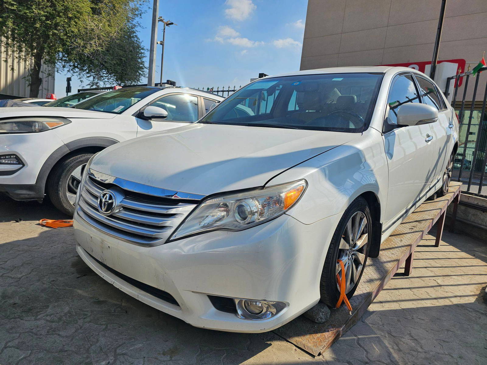 2012 TOYOTA AVALON — 133997 Miles — Lot 8CU458720 — Main - Marhaba Auctions Used Cars - Image 4