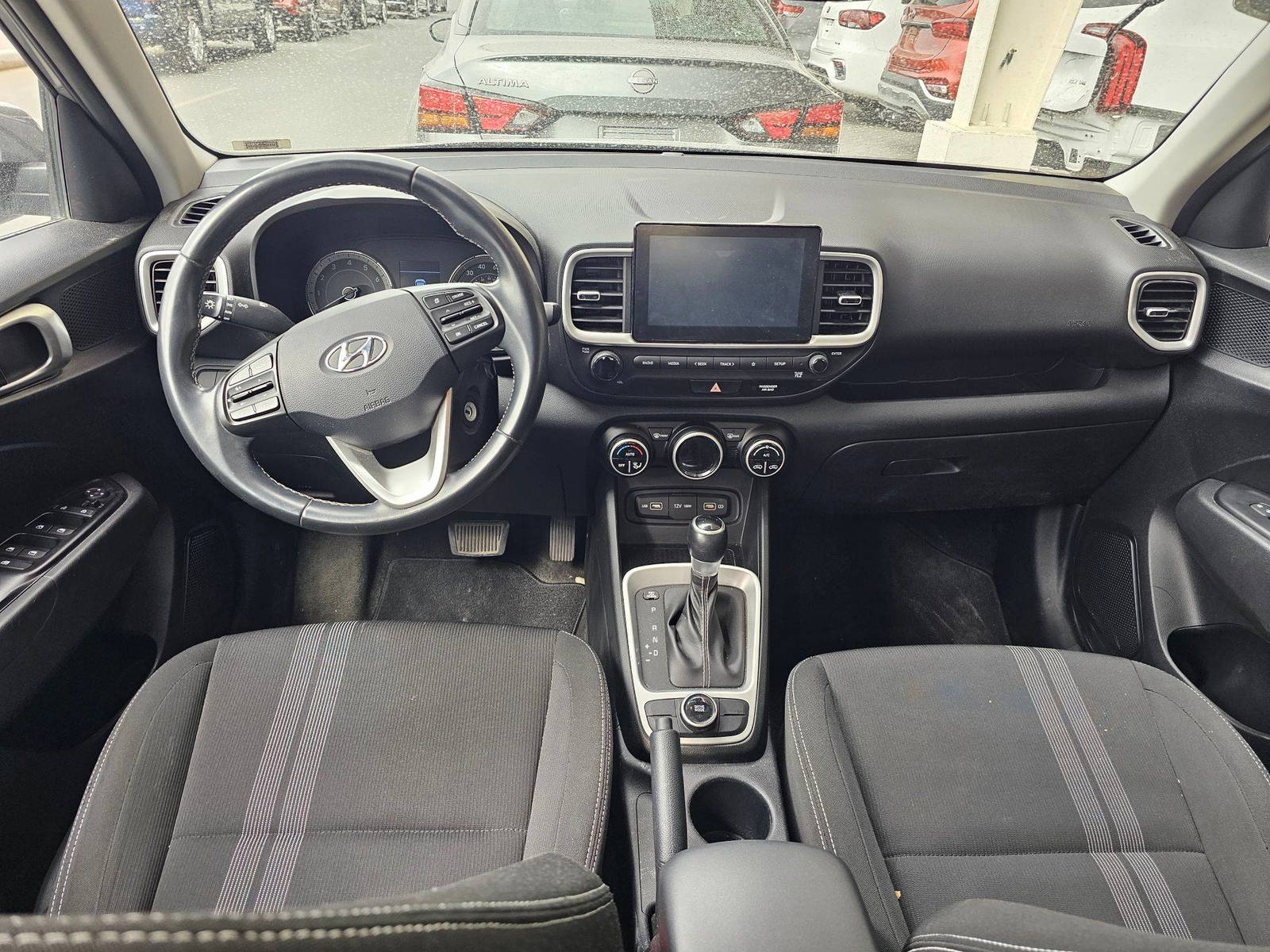 HYUNDAI VENUE SEL 2022 - Marhaba Auction Used Cars - Image 7