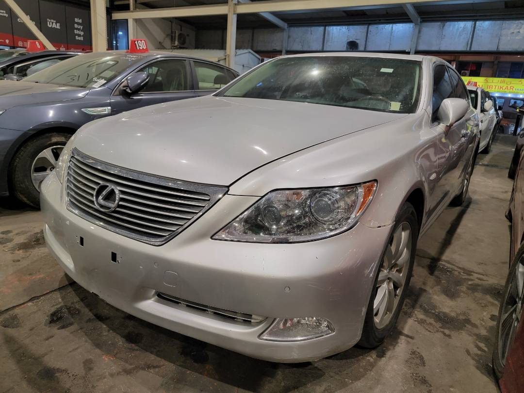 2008 LEXUS LS 460 — 270160 KM — Lot 885081720 — Main - Marhaba Auctions Used Cars - Image 4