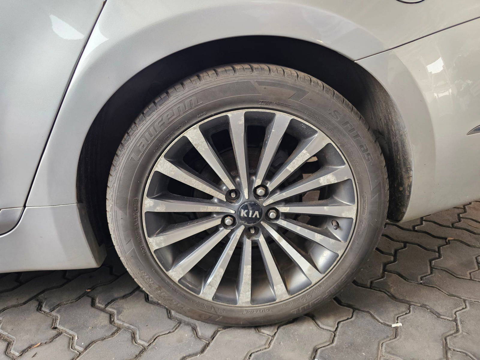 2013 KIA K7 — 194861 KM — Lot 106215 — Souq - Marhaba Auctions Used Cars - Image 11