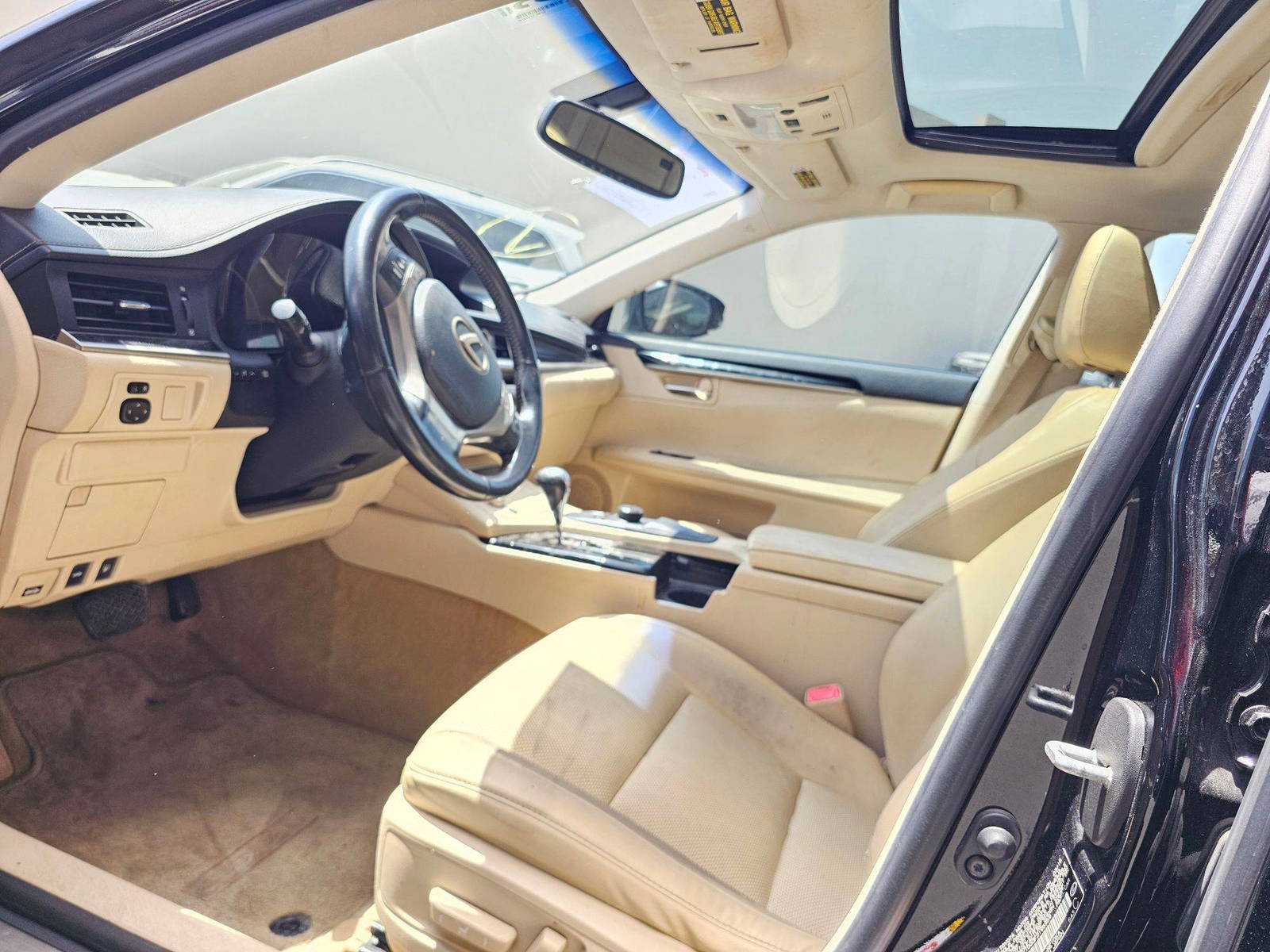 2015 LEXUS ES 350 — 125839 Miles — Lot F2195959 — Souq - Marhaba Auctions Used Cars - Image 11