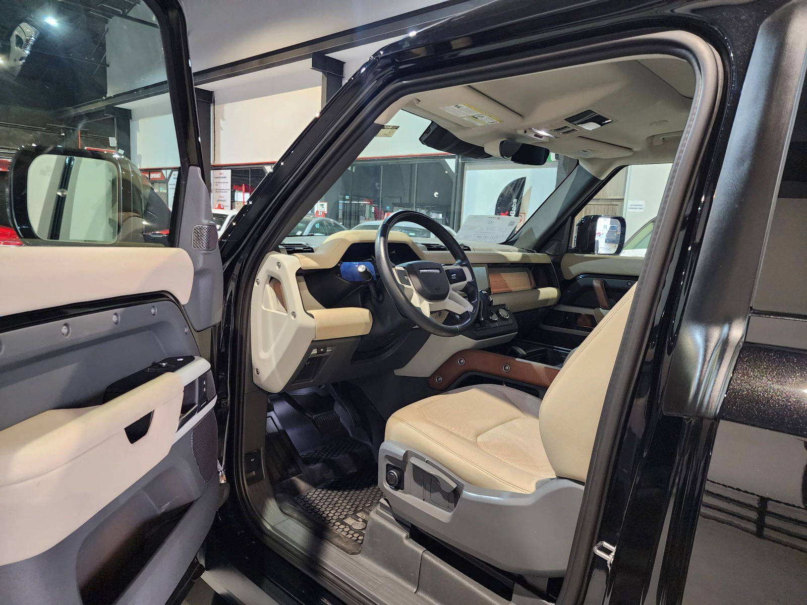 2023 LAND ROVER DEFENDER 90 — 22480 Miles — Lot 121517 — Al Quoz - Marhaba Auctions Used Cars - Image 13