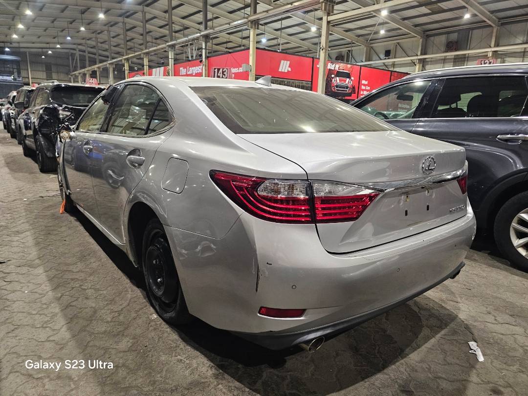 2015 LEXUS ES 350 — 130692 Miles — Lot 9F2166797 — Main - Marhaba Auctions Used Cars - Image 3