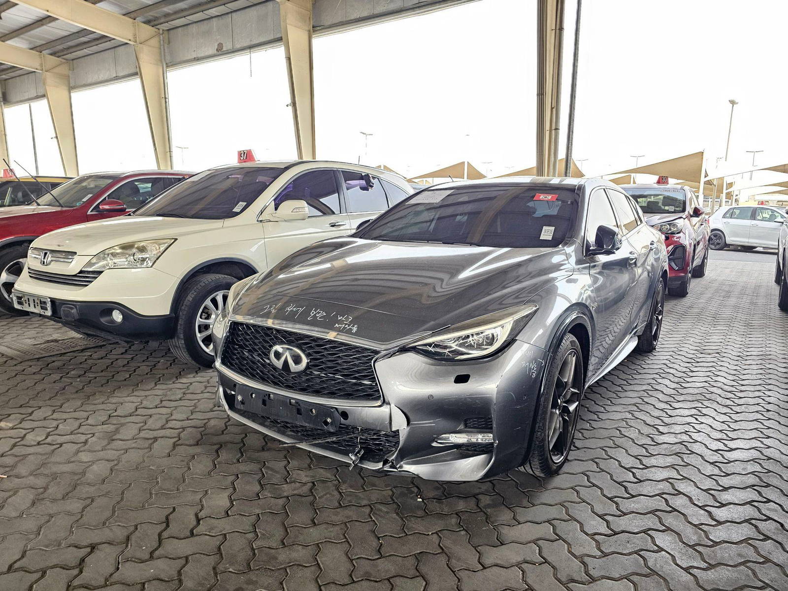 2017 INFINITI Q30S — 68894 KM — Lot 053028 — Souq - Marhaba Auctions Used Cars - Image 5