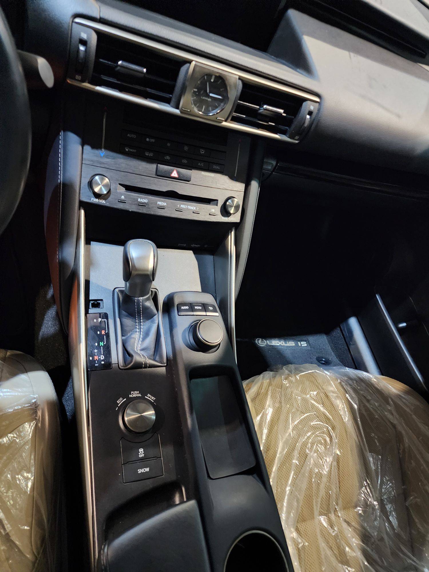 2019 LEXUS IS 300 — 117518 Miles — Lot 5100892 — Al Quoz - Marhaba Auctions Used Cars - Image 13