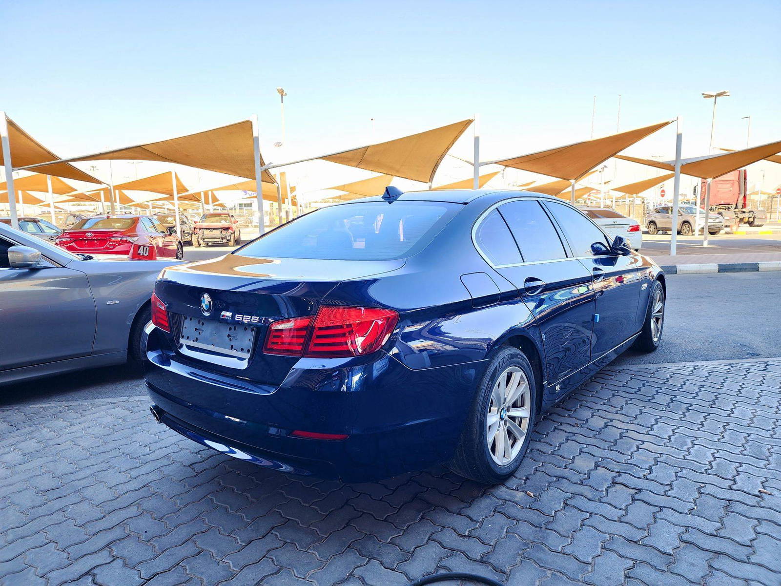 2011 BMW 528i — 200081 KM — Lot BC853877 — Souq - Marhaba Auctions Used Cars - Image 4