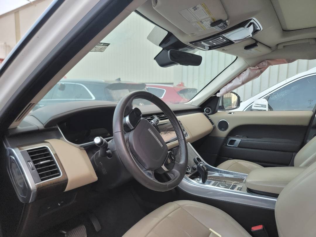 2018 LAND ROVER RANGE ROVER SPORT HSE — 95110 Miles — Lot JA191669 — Main - Marhaba Auctions Used Cars - Image 6