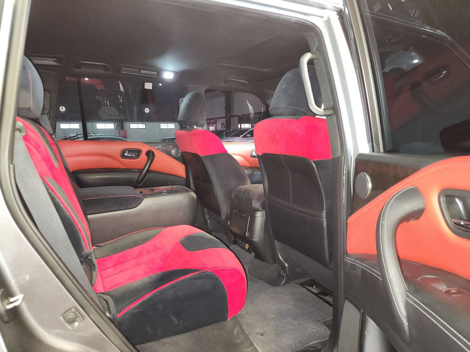 2020 INFINITI QX80 — 191324 KM — Lot F0L9701919 — Al Quoz - Marhaba Auctions Used Cars - Image 9