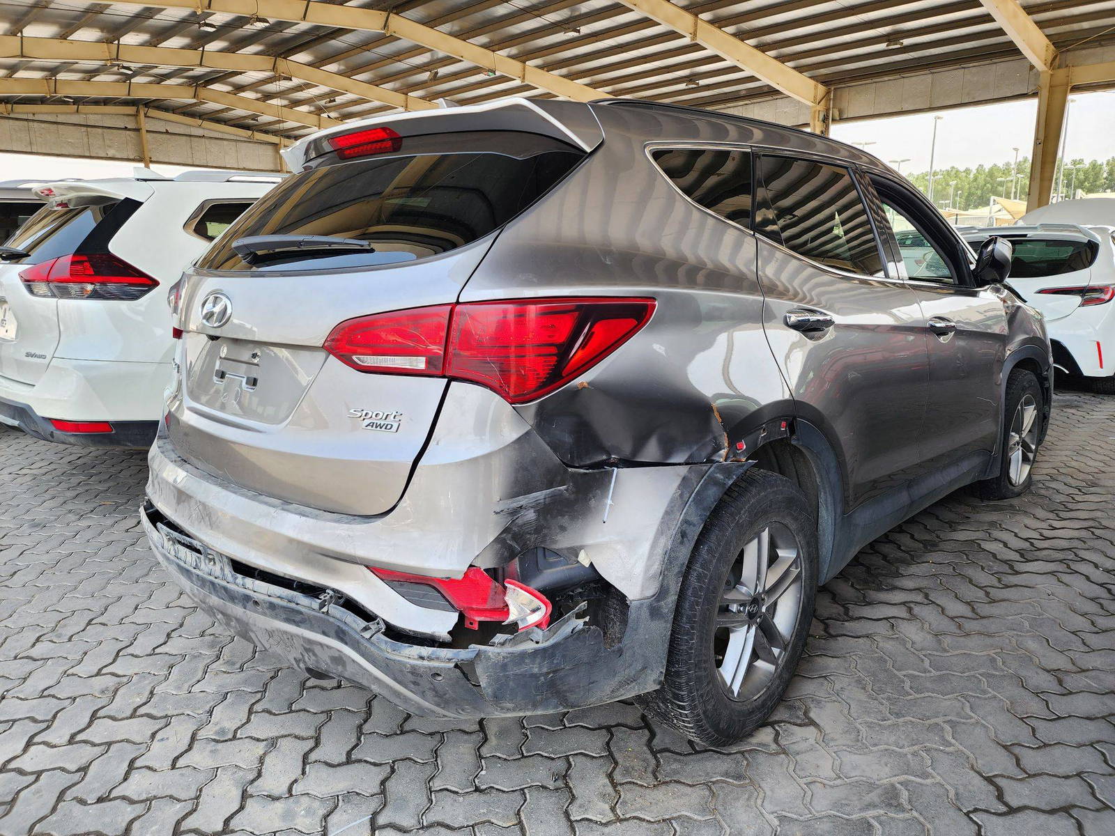 2018 HYUNDAI SANTA FE SPORT — 243454 KM — Lot 76463573 — Souq - Marhaba Auctions Used Cars - Image 3