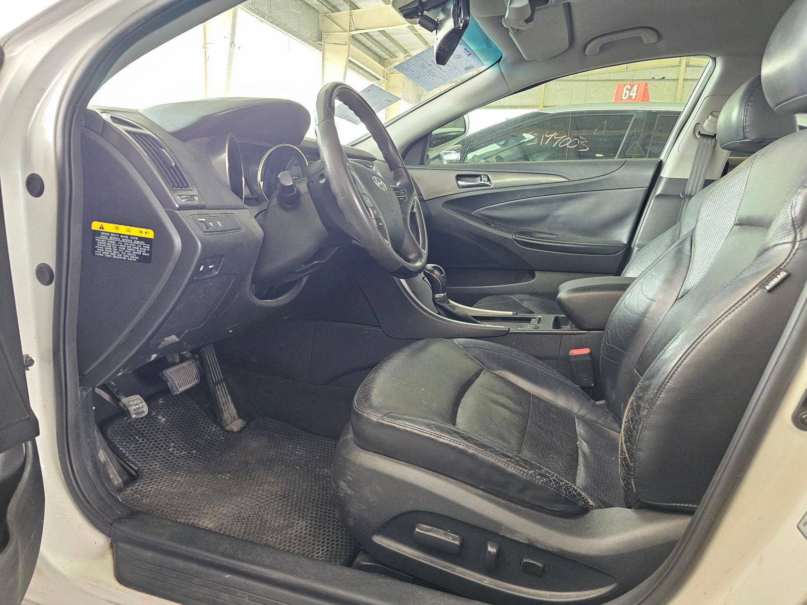 2012 HYUNDAI SONATA — 216304 KM — Lot 019097 — Souq - Marhaba Auctions Used Cars - Image 8