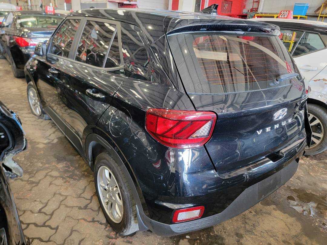 2021 HYUNDAI VENUE SEL — 88218 Miles — Lot 37422750 - Marhaba Auctions Used Cars - Image 3