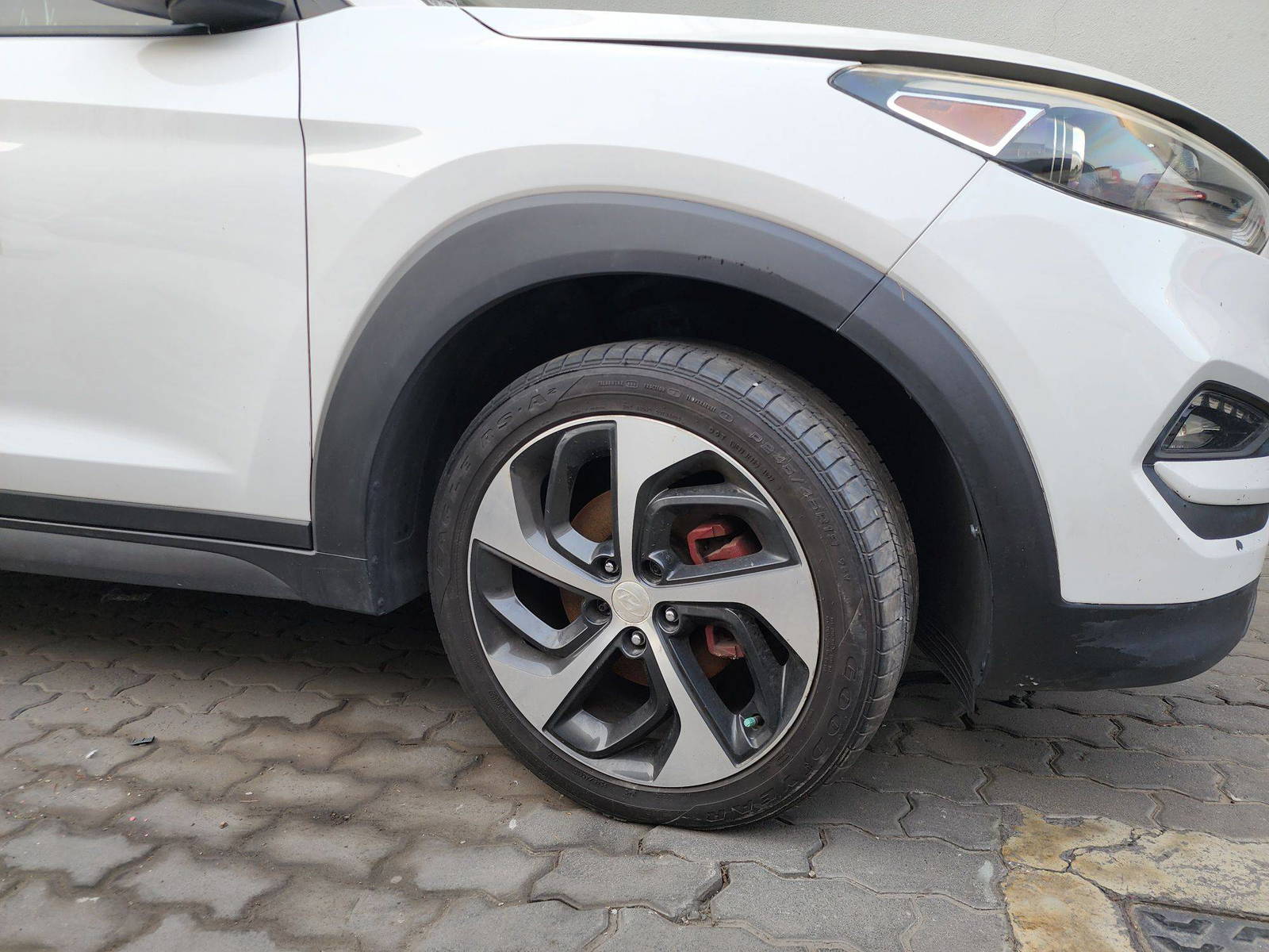 2016 HYUNDAI TUCSON — 118688 Miles — Lot 95095 — Al Quoz - Marhaba Auctions Used Cars - Image 11