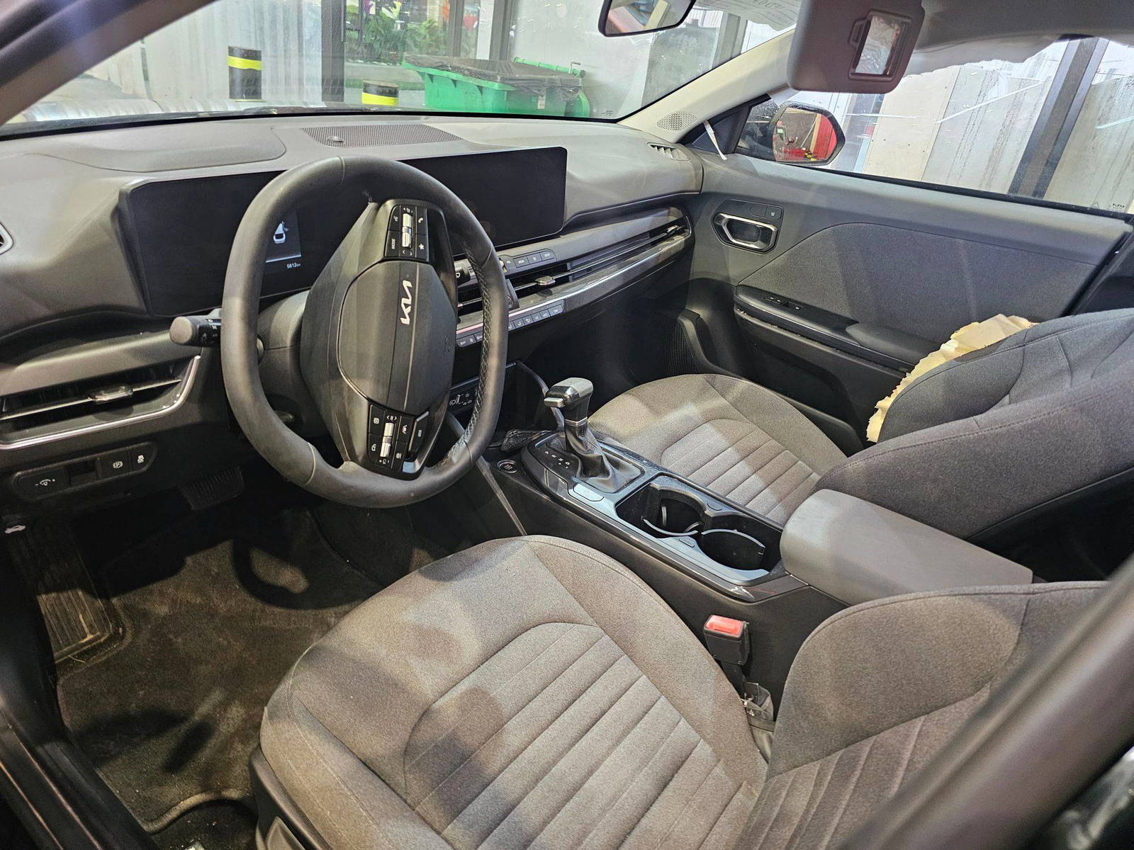 2025 KIA K4 — 5812 KM — Lot 2SE132201 — Main - Marhaba Auctions Used Cars - Image 8
