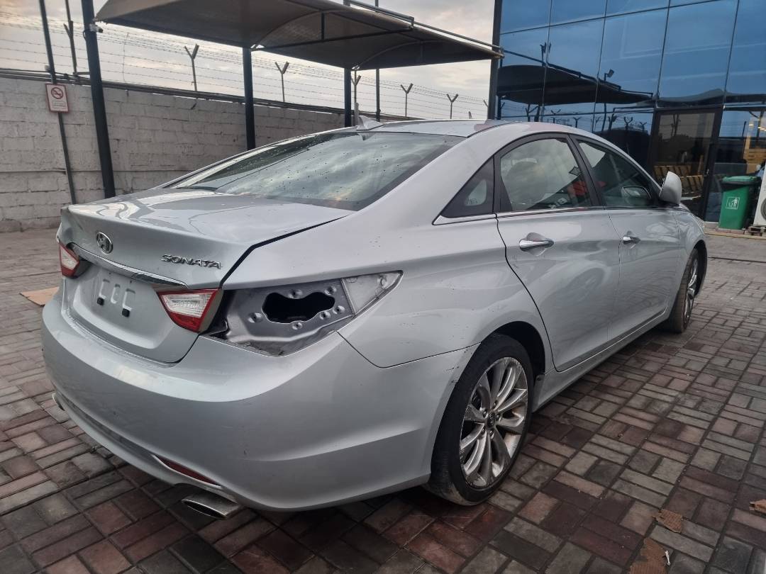 2013 HYUNDAI SONATA — 198068 Miles — Lot 12548574 — Ind. 12 - Marhaba Auctions Used Cars - Image 4