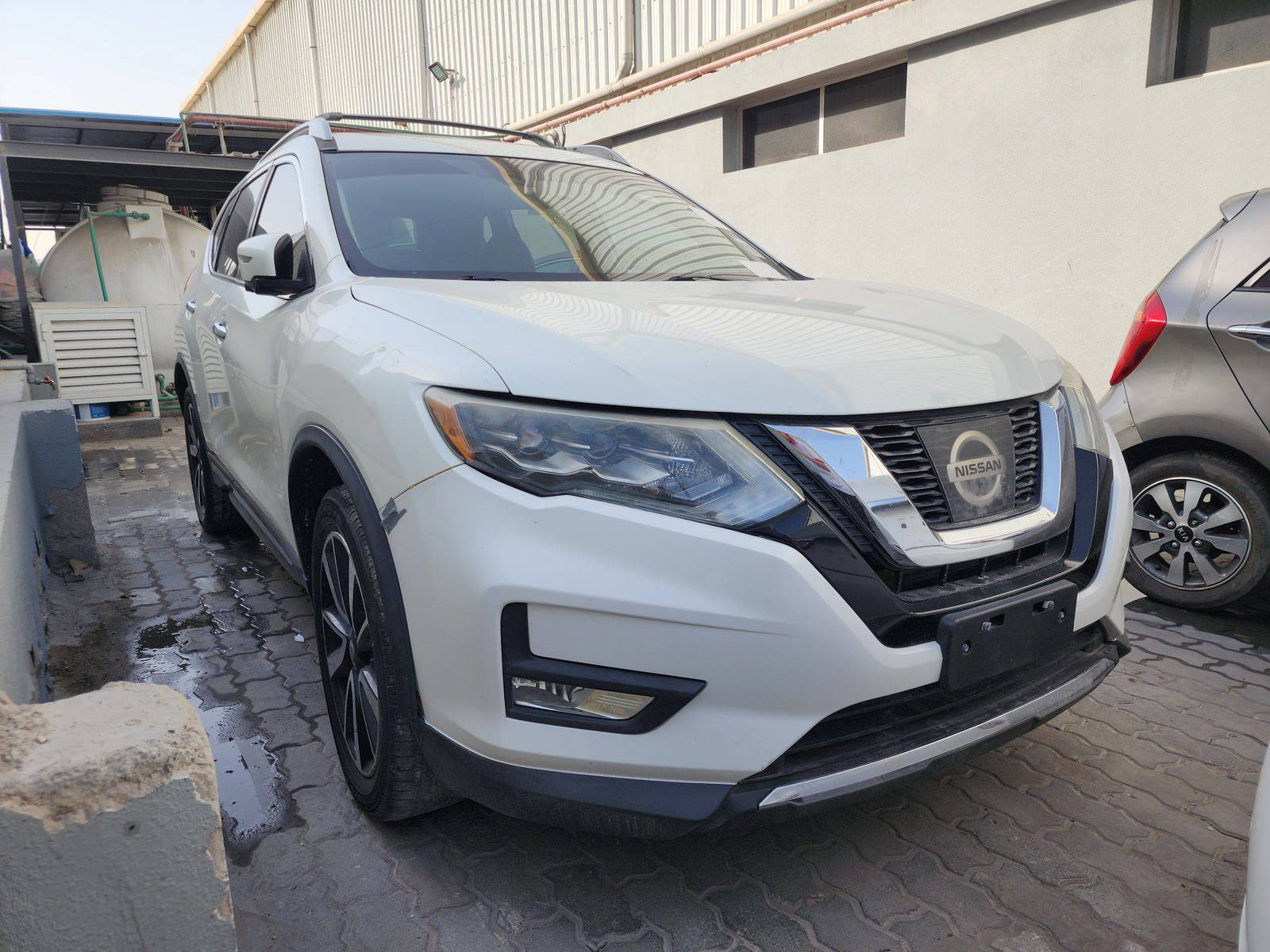 2017 NISSAN ROGUE — 186355 KM — Lot 3281078 — Souq - Marhaba Auctions Used Cars - Image 6