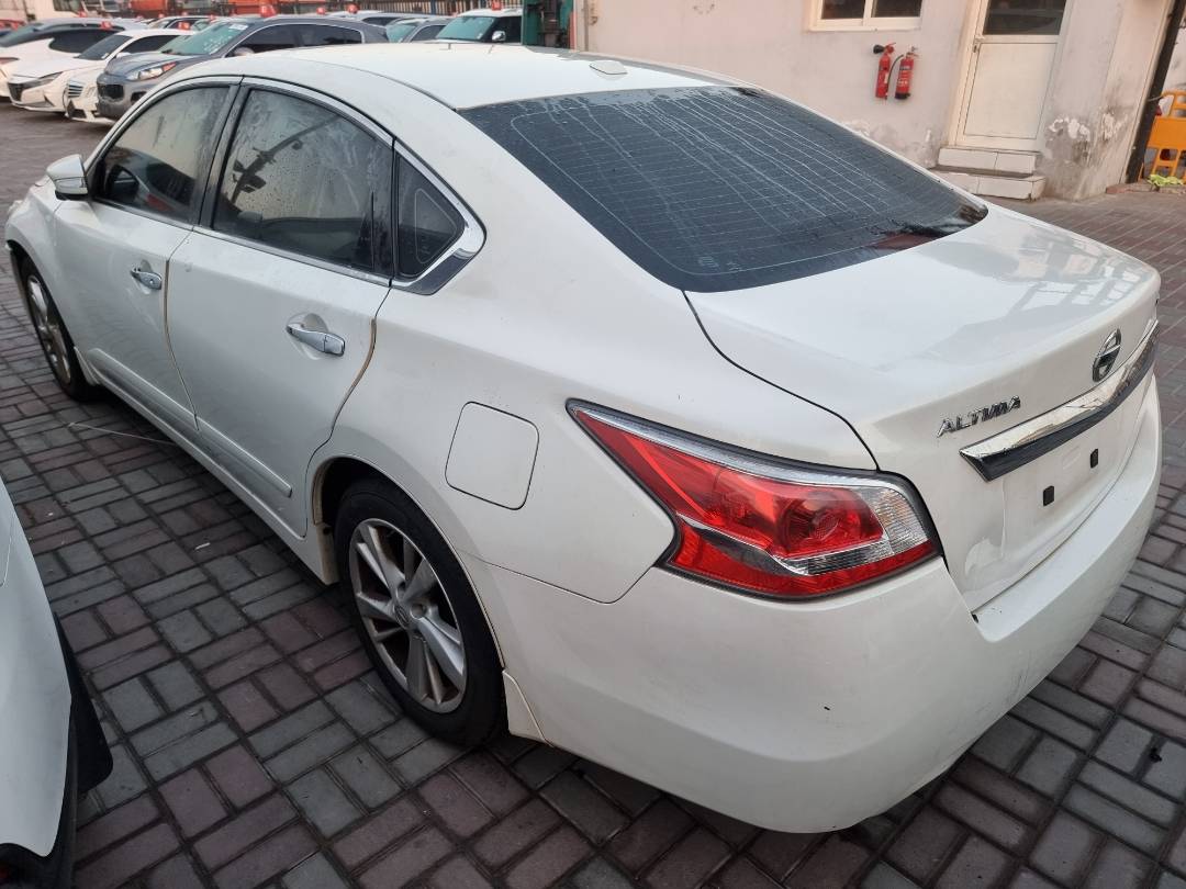 2015 NISSAN ALTIMA — 186268 Miles — Lot 215487 — Ind. 12 - Marhaba Auctions Used Cars - Image 4