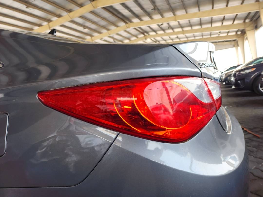2012 HYUNDAI SONATA — 171111 Miles — Lot 45413954 — Souq - Marhaba Auctions Used Cars - Image 11