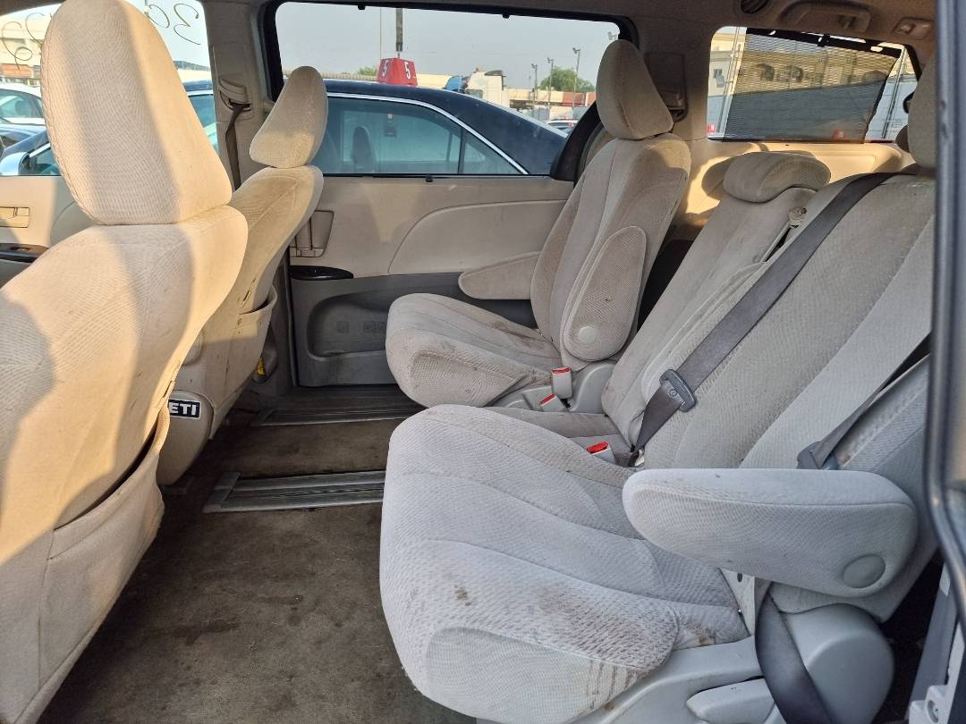 2011 TOYOTA SIENNA — 221252 Miles — Lot 0125487 — Ind. 12 - Marhaba Auctions Used Cars - Image 7