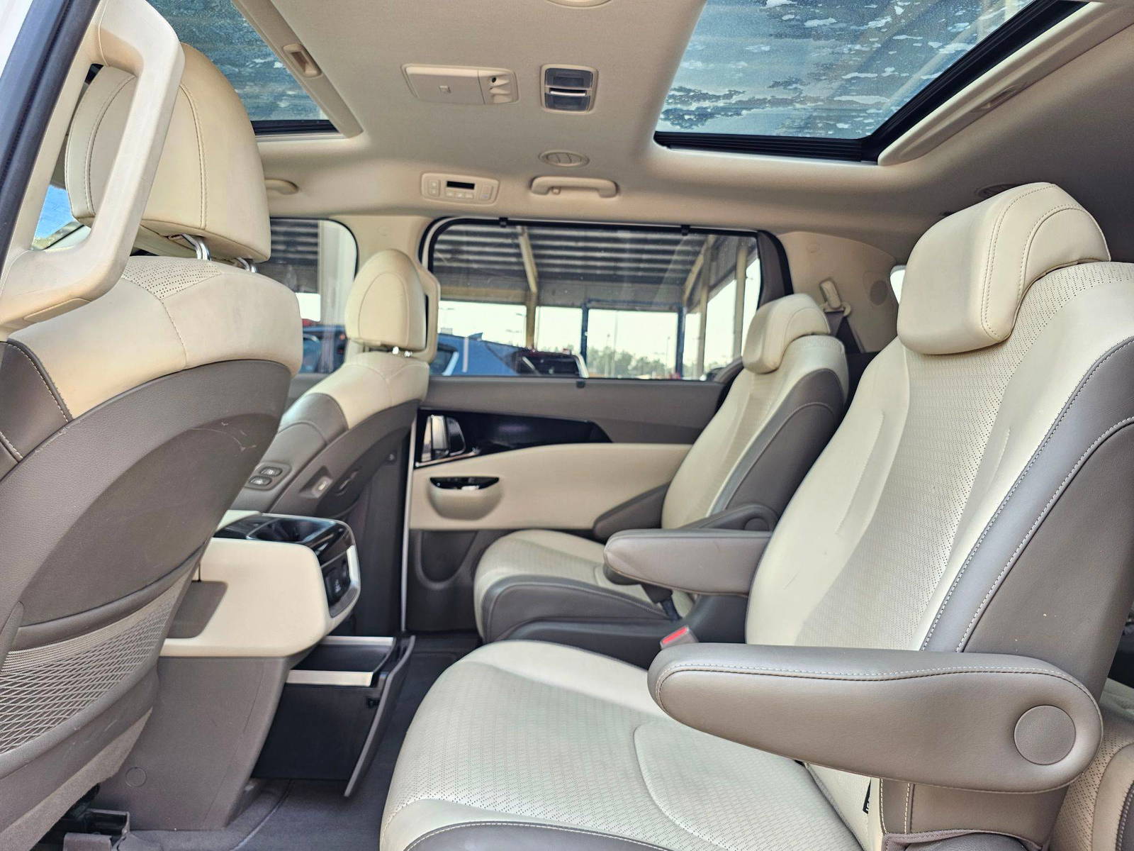 2021 KIA CARNIVAL LX — 50632 KM — Lot MS019753 — Souq - Marhaba Auctions Used Cars - Image 6