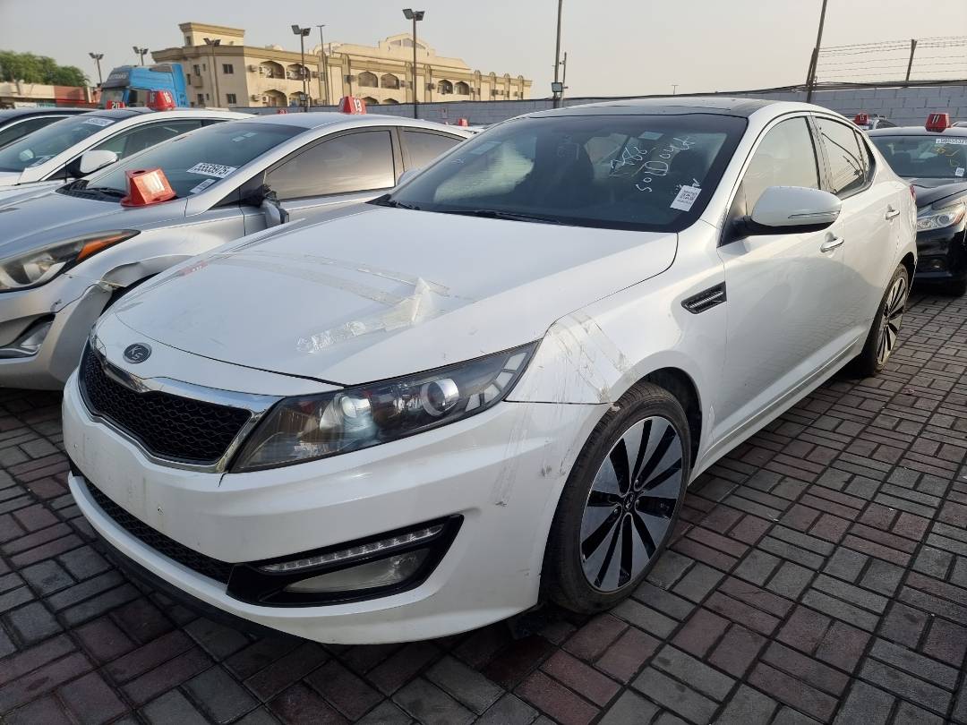 2011 KIA K5 — 110337 KM — Lot 215487 — Ind. 12 - Marhaba Auctions Used Cars - Image 3