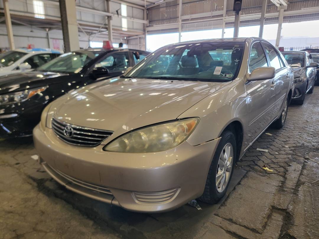 2005 TOYOTA CAMRY — 249821 Miles — Lot 15U617865 — Main - Marhaba Auctions Used Cars - Image 3