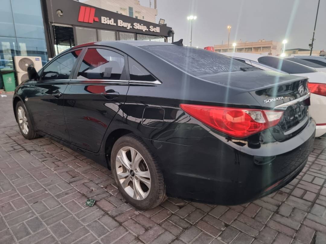 2012 HYUNDAI SONATA — 215217 KM — Lot 214578 — Souq - Marhaba Auctions Used Cars - Image 4