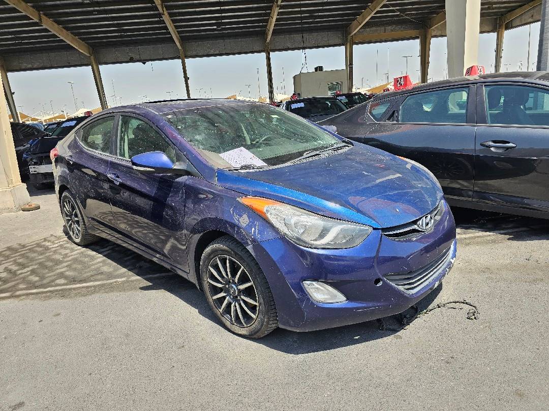 HYUNDAI ELANTRA