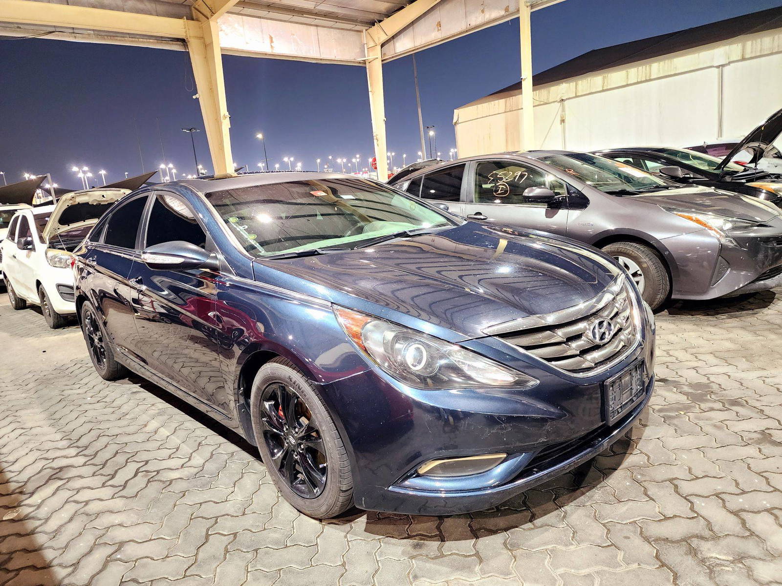 2011 HYUNDAI SONATA — 318319 Miles — Lot C9BH001957 — Souq - Marhaba Auctions Used Cars - Image 4