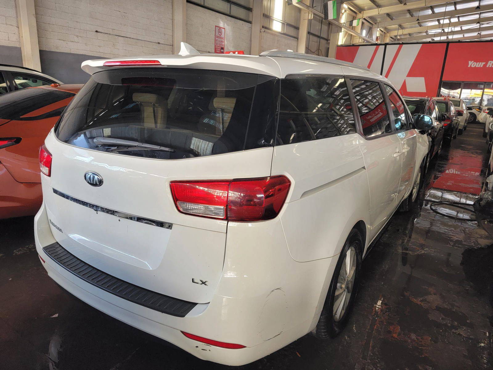 KIA SEDONA 2015 - Marhaba Auction Used Cars - Image 6
