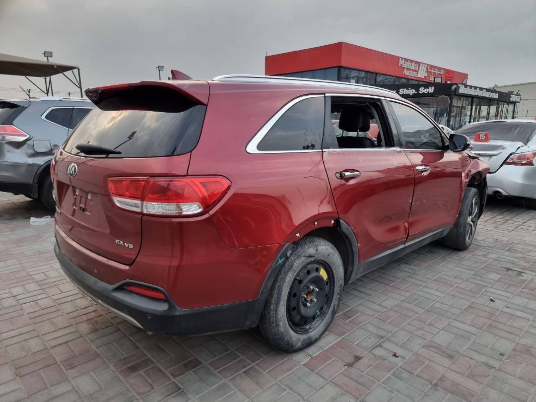 2017 KIA SORENTO — 72372 Miles — Lot HG251486 — Souq - Marhaba Auctions Used Cars - Image 4