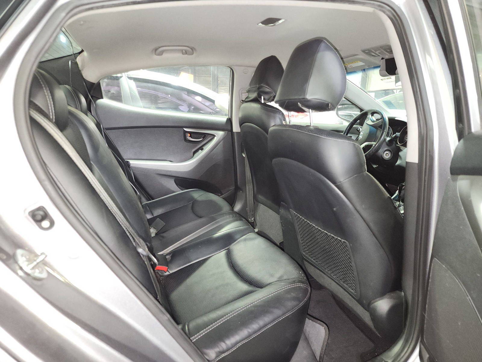 2011 HYUNDAI AVANTE — 264311 KM — Lot 057116 — Al Quoz - Marhaba Auctions Used Cars - Image 7