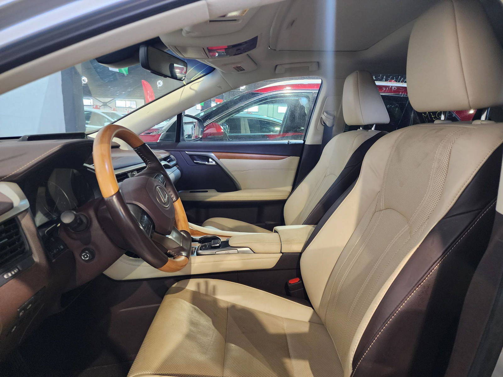 2019 LEXUS RX 350 — 46292 Miles — Lot 43161 — Al Quoz - Marhaba Auctions Used Cars - Image 7