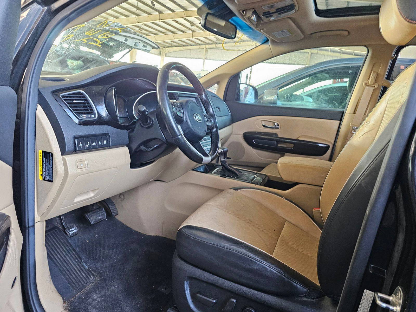 2018 KIA SEDONA — 104133 Miles — Lot 16J6407792 — Souq - Marhaba Auctions Used Cars - Image 8