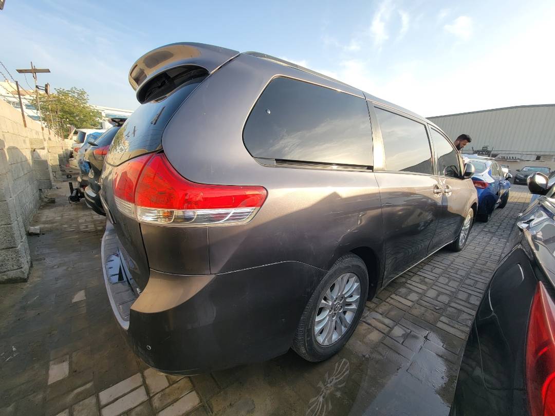 2015 TOYOTA SIENNA — 163459 Miles — Lot C6FS655675 — Main - Marhaba Auctions Used Cars - Image 4
