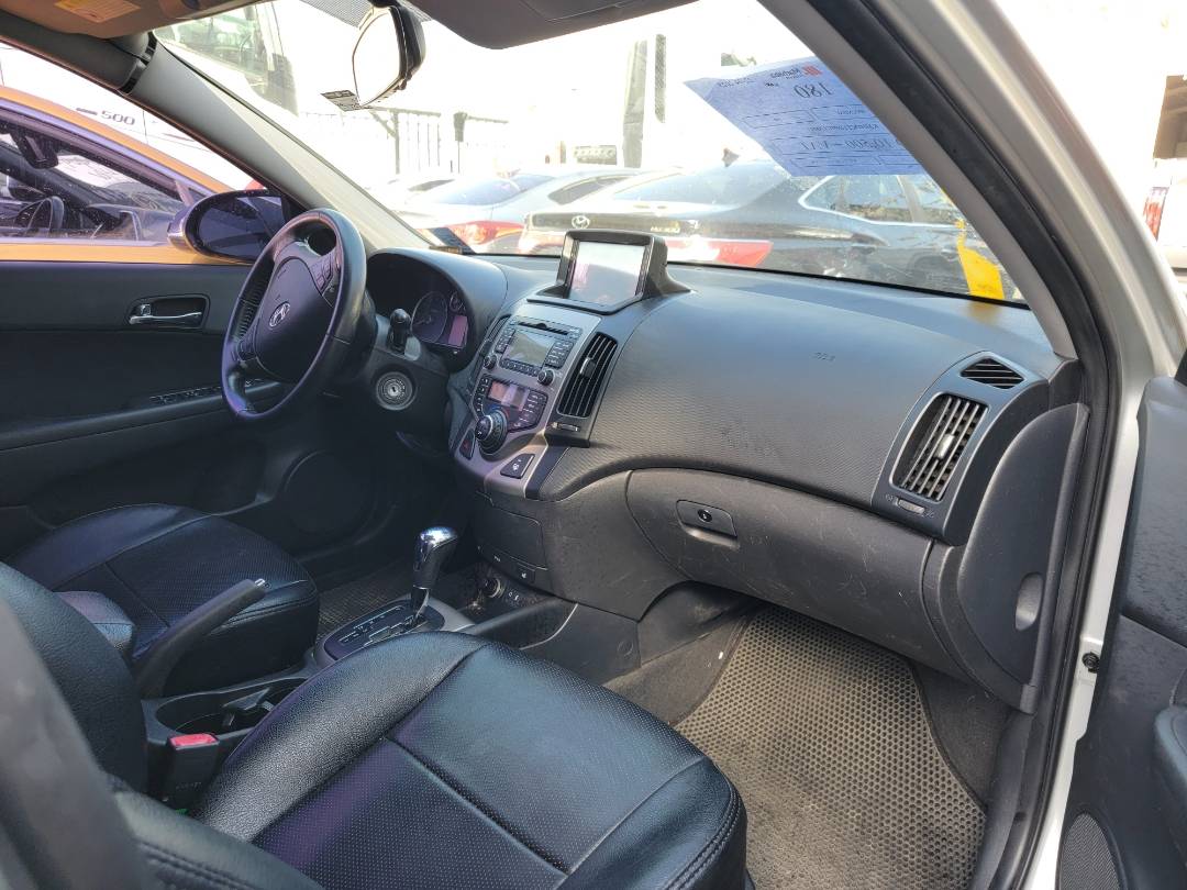 2009 HYUNDAI I30 — 172773 KM — Lot 170093 — Souq - Marhaba Auctions Used Cars - Image 6