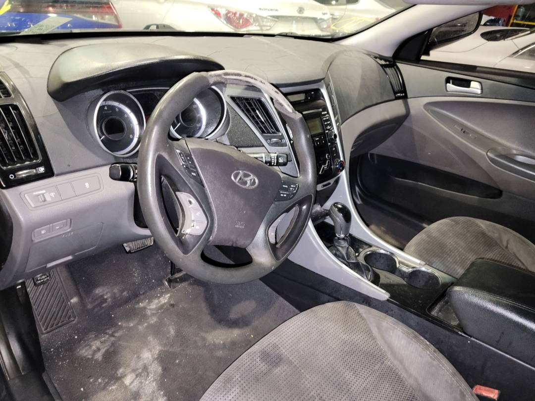2011 HYUNDAI SONATA — 240303 Miles — Lot H020027 - Marhaba Auctions Used Cars - Image 9