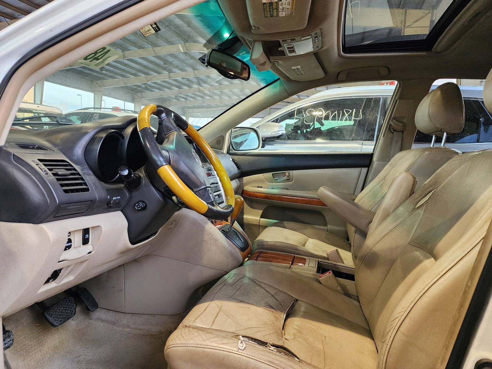 2006 LEXUS RX 400 — 203592 Miles — Lot 48100934 — Main - Marhaba Auctions Used Cars - Image 9