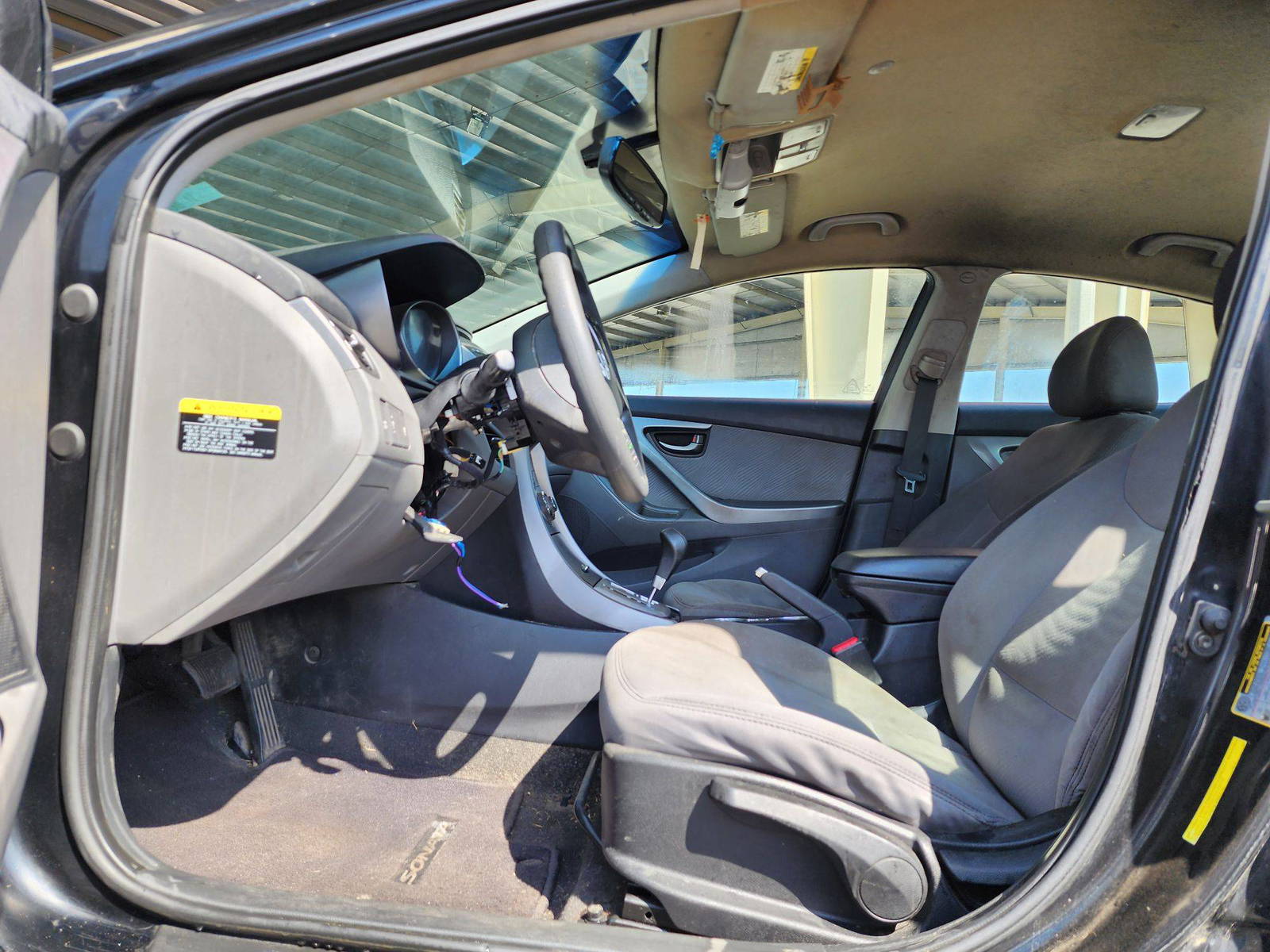 2013 HYUNDAI ELANTRA — 204133 Miles — Lot 4208279 — Souq - Marhaba Auctions Used Cars - Image 8