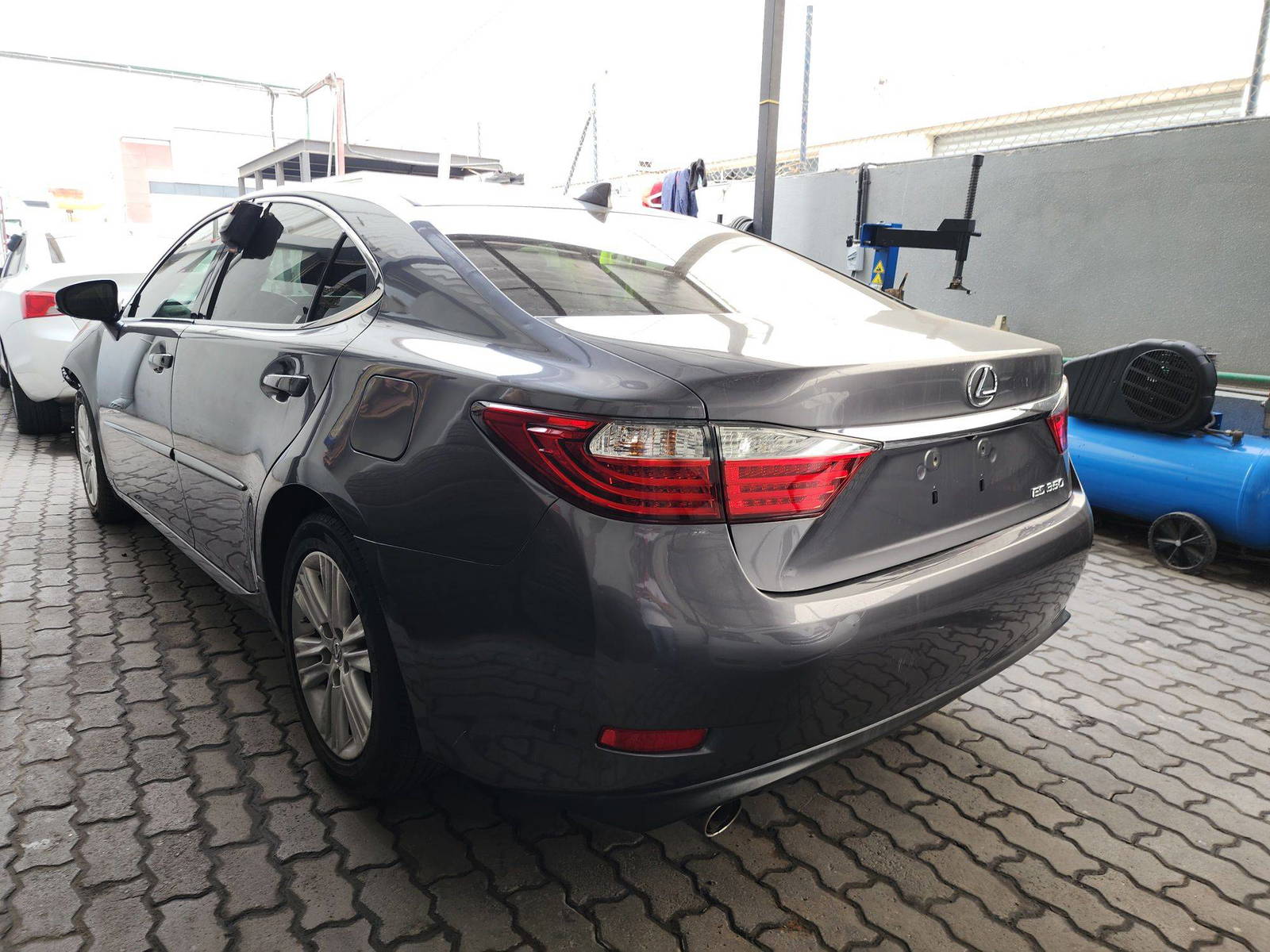 2015 LEXUS ES 350 — 147958 Miles — Lot 215487 — Main - Marhaba Auctions Used Cars - Image 3