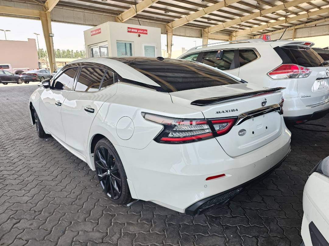 NISSAN MAXIMA