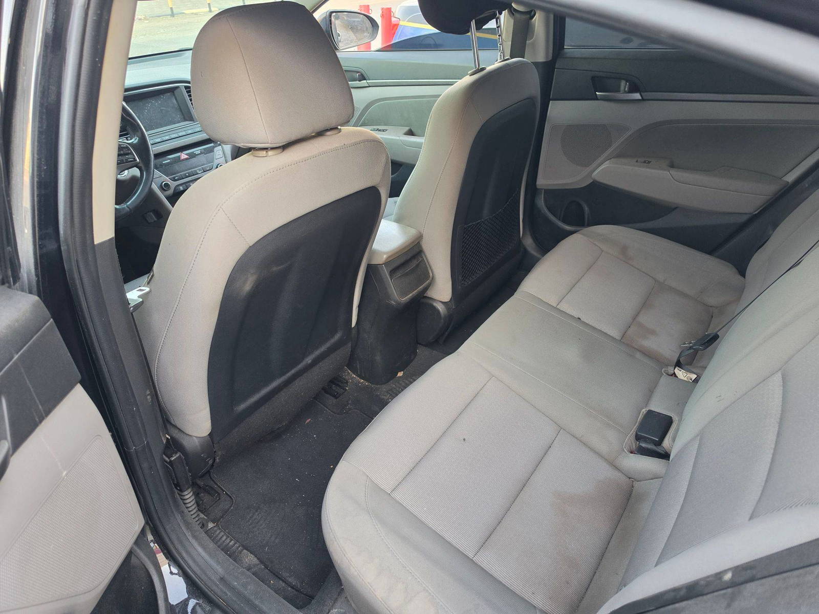 HYUNDAI ELANTRA 2018 - Marhaba Auction Used Cars - Image 9