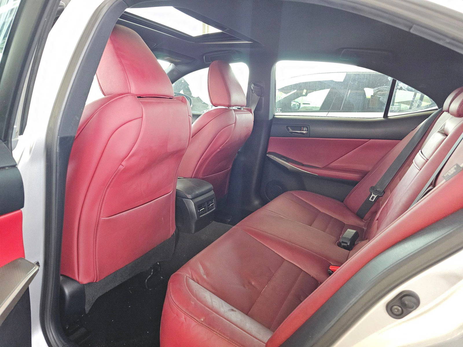 2015 LEXUS IS 250 — 145019 Miles — Lot 54734185 — Souq - Marhaba Auctions Used Cars - Image 6