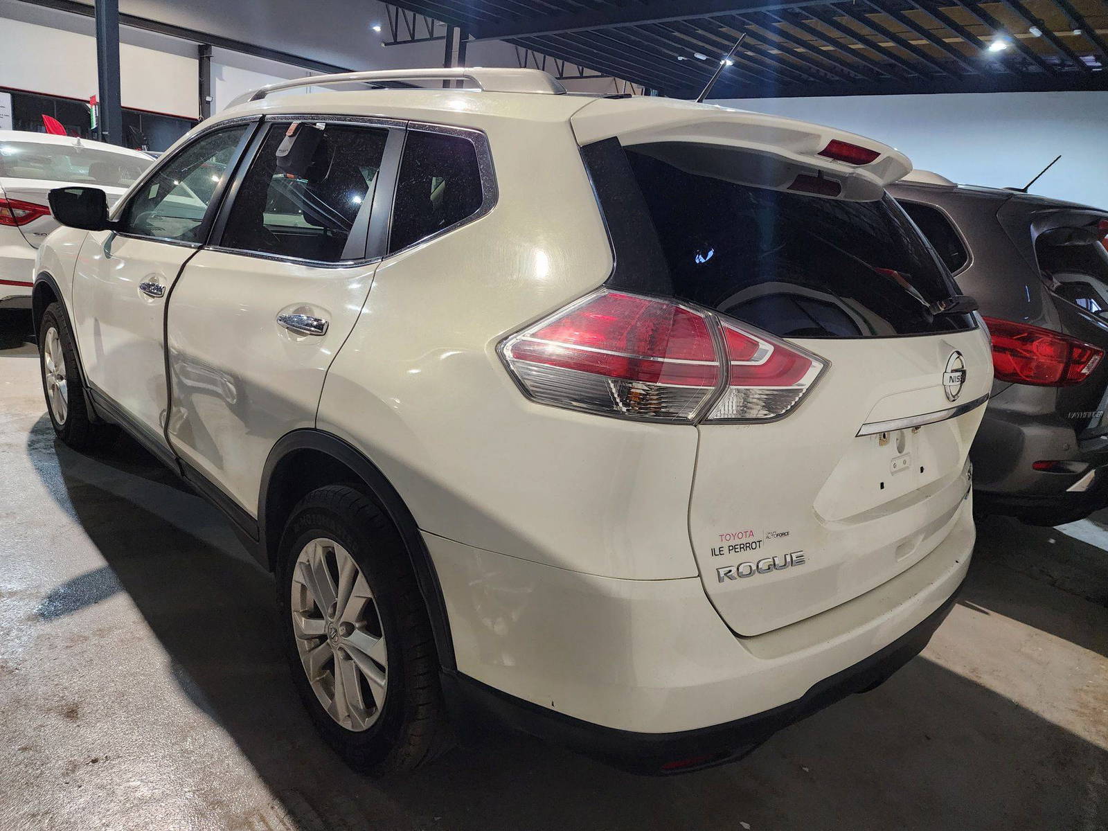 2014 NISSAN ROGUE — Lot 215487 — Al Quoz - Marhaba Auctions Used Cars - Image 6