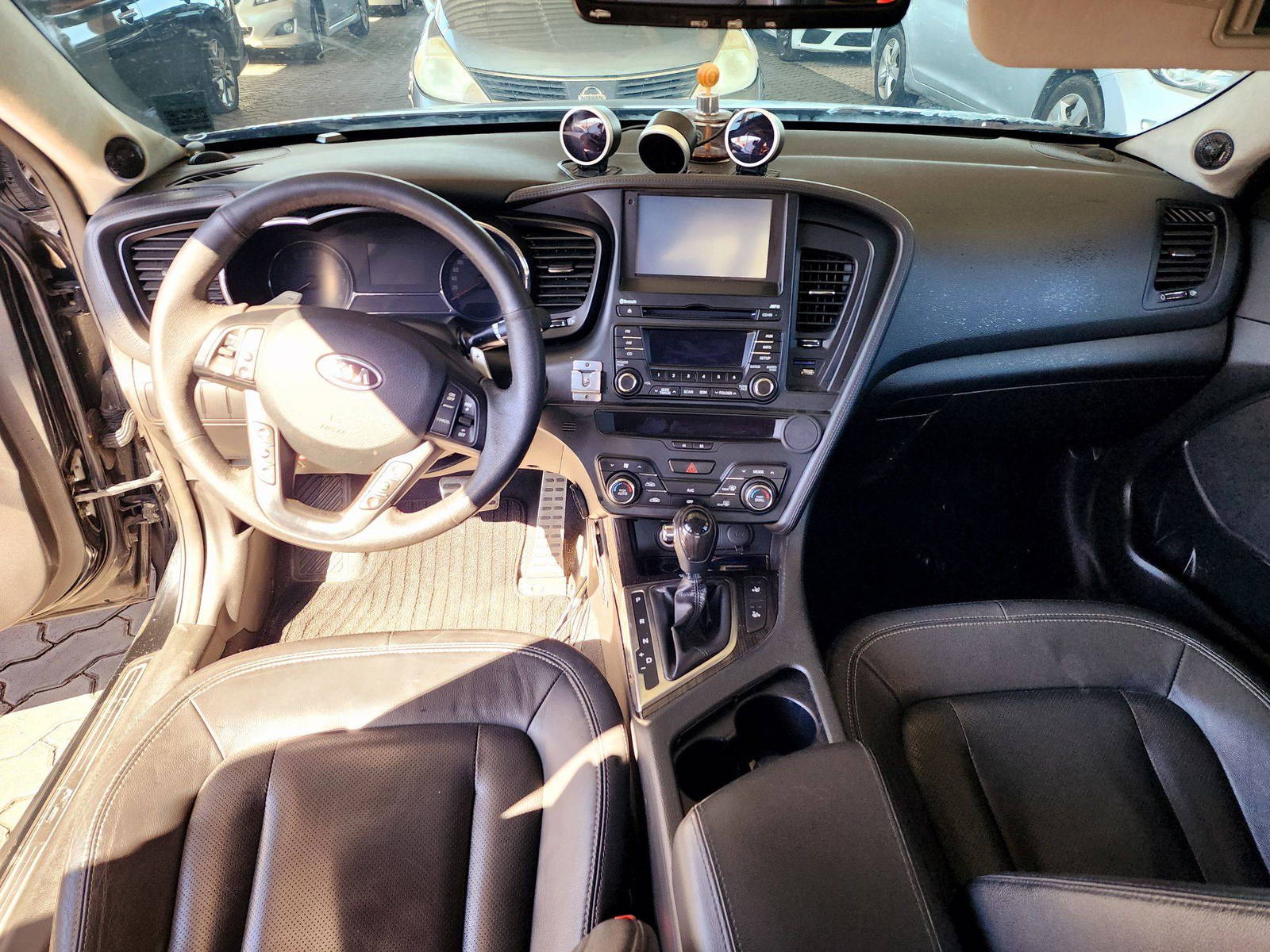2011 KIA K5 — 123862 KM — Lot 034314 — Souq - Marhaba Auctions Used Cars - Image 7