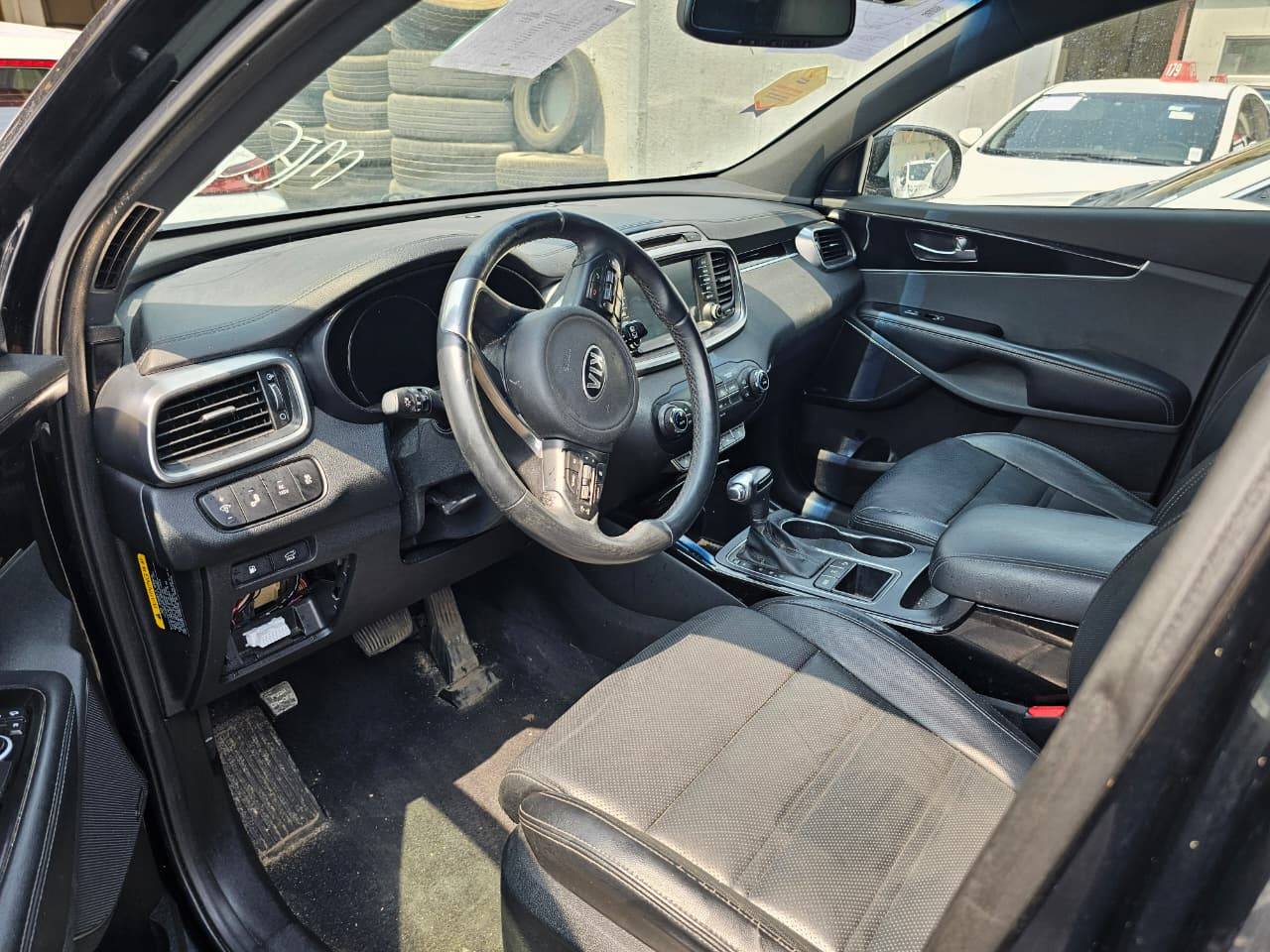 2018 KIA SORENTO — 221878 KM — Lot 48758135 — Souq - Marhaba Auctions Used Cars - Image 7