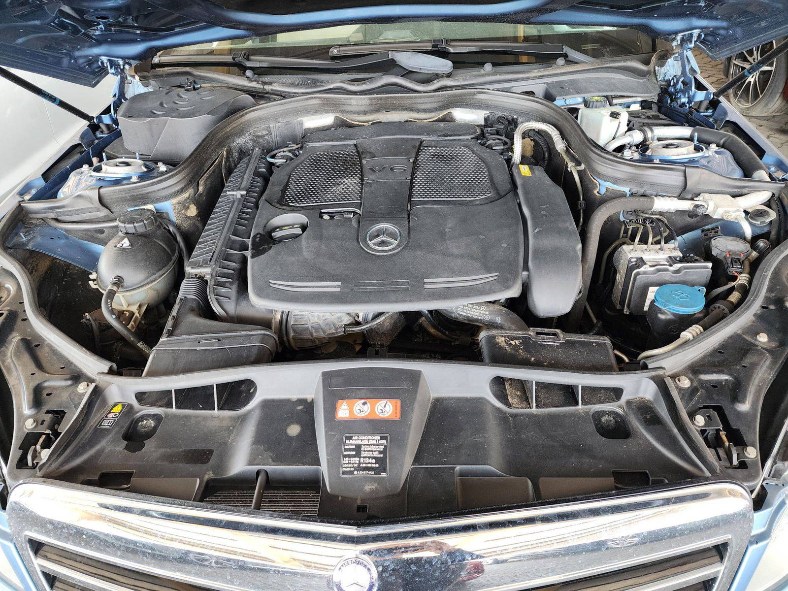 2012 MERCEDES BENZ E 350 — 176828 Miles — Lot 50103 — Souq - Marhaba Auctions Used Cars - Image 13