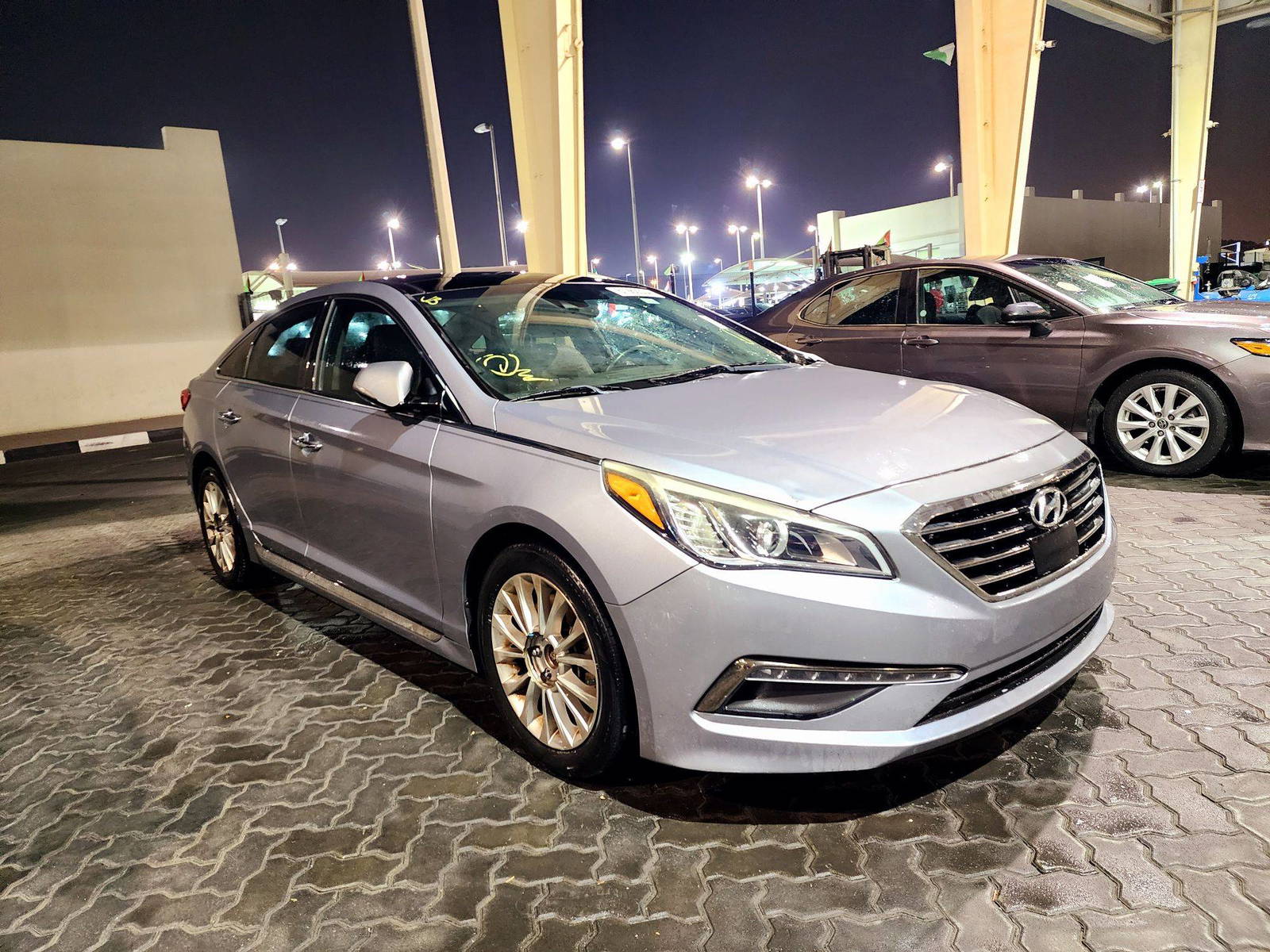 2015 HYUNDAI SONATA — 126785 Miles — Lot 81982334 — Souq - Marhaba Auctions Used Cars - Image 4