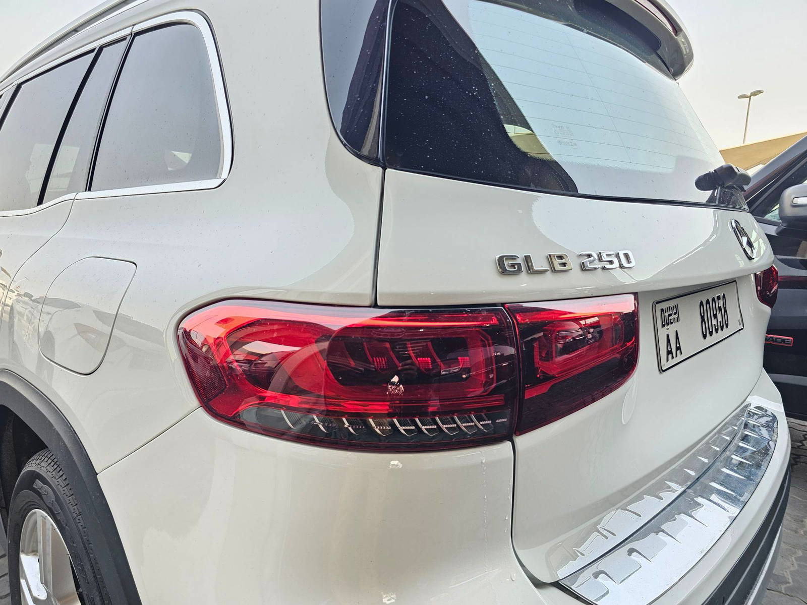 2020 MERCEDES BENZ GLB 250 — 76411 KM — Lot 4HB7LW014345 — Souq - Marhaba Auctions Used Cars - Image 11
