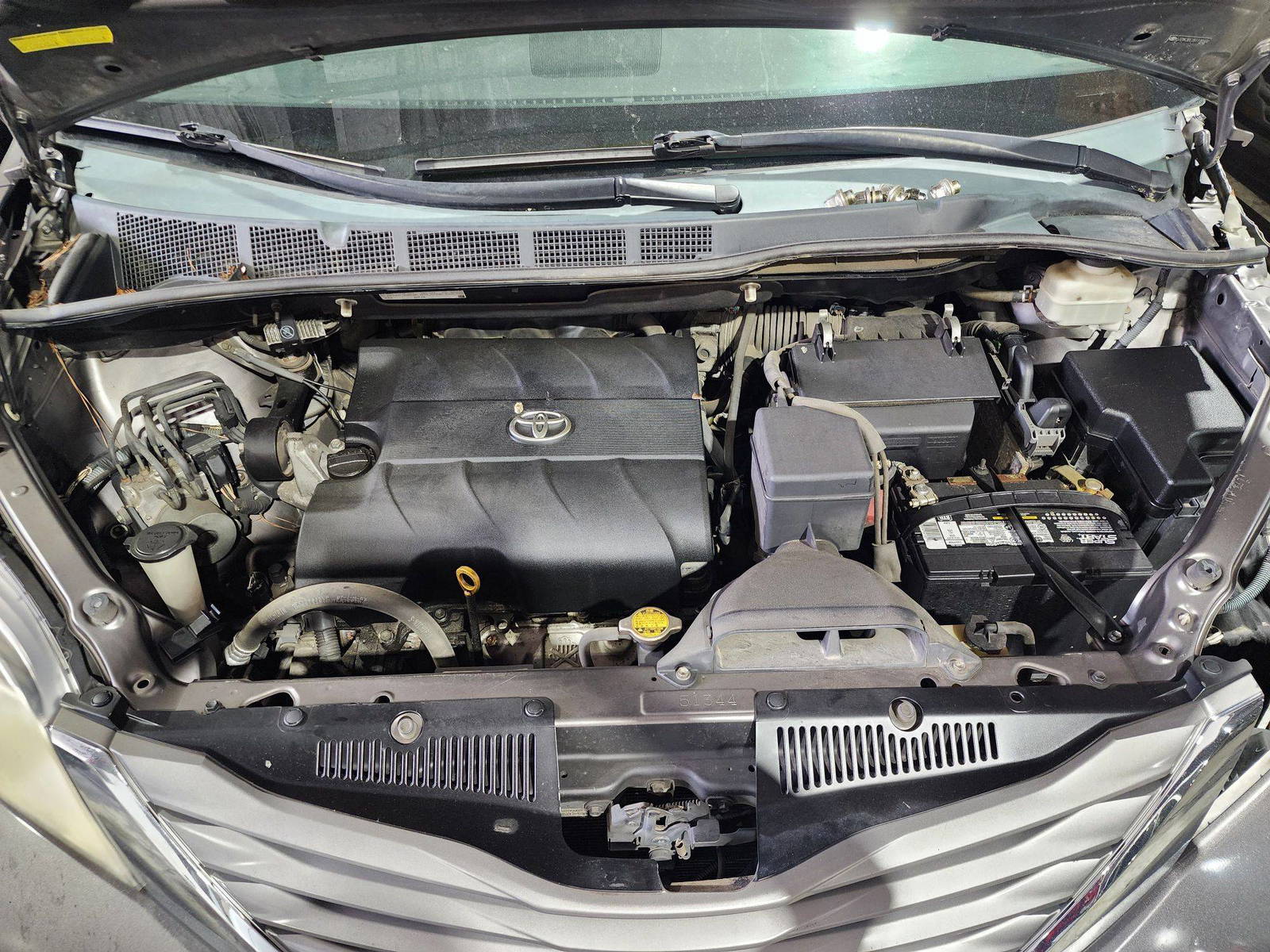 2011 TOYOTA SIENNA — 225496 Miles — Lot 118568 — Al Quoz - Marhaba Auctions Used Cars - Image 9