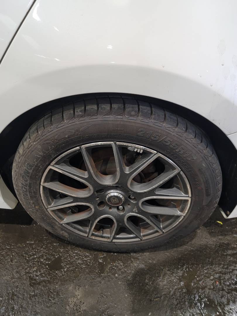 2011 KIA K5 — 191776 KM — Lot 147254 — Main - Marhaba Auctions Used Cars - Image 9